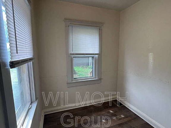 4th image of 5226 N College Ave