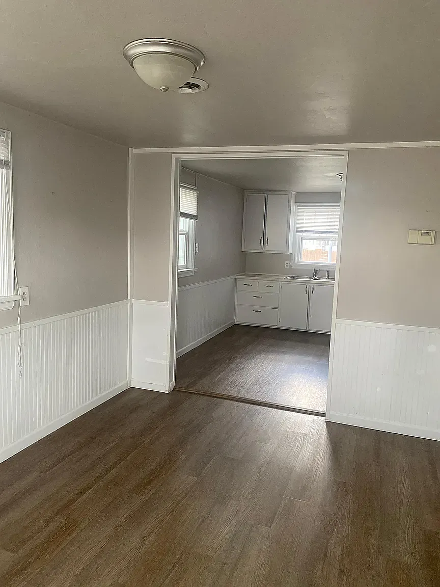 2 bed, 856 sqft, $1,295 — Photo 2