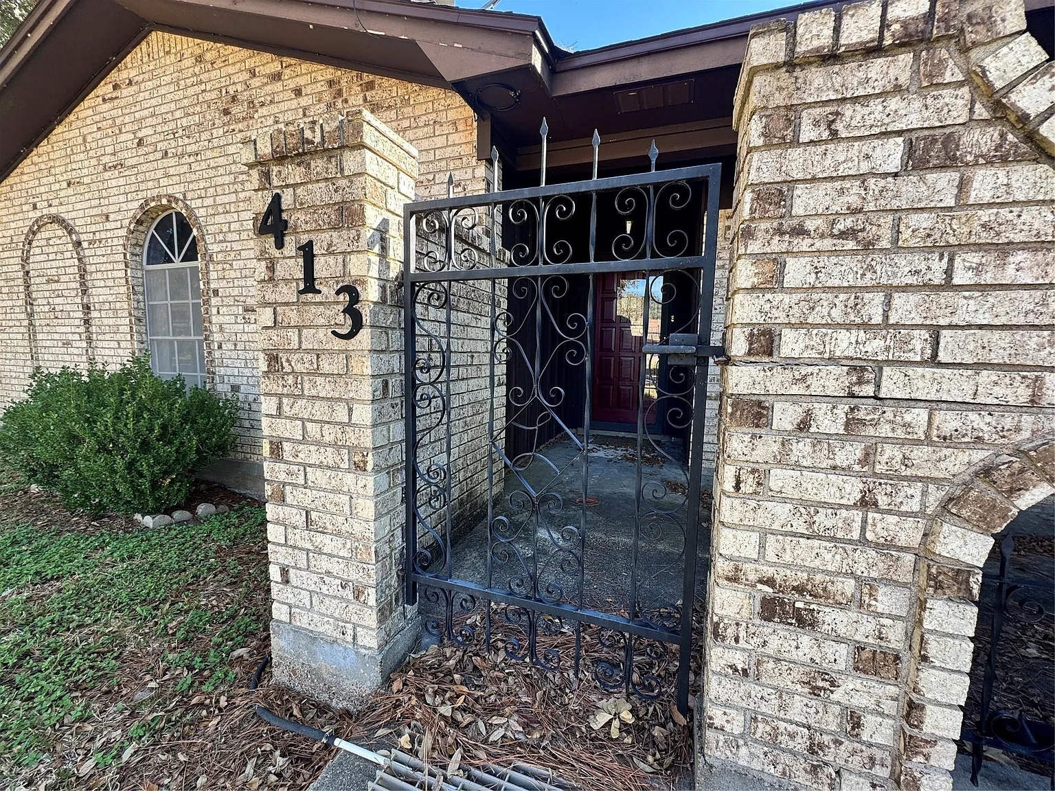 3 bed, 2.0 bath, 1777 sqft, $1,800 — Photo 2