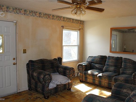 2nd image of 1136 Hazelwood Ave SE