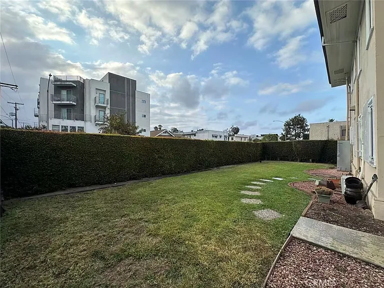 4656 Oakwood Ave — Photo 15