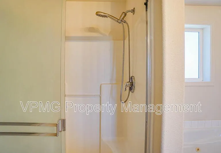 8907 NE 84th St — Photo 31