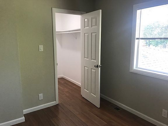 5th image of 1342 Branham Ln Unit 3