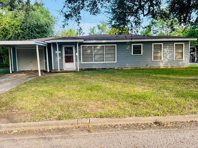 2 bed, 924 sqft, $1,200 — Photo 1