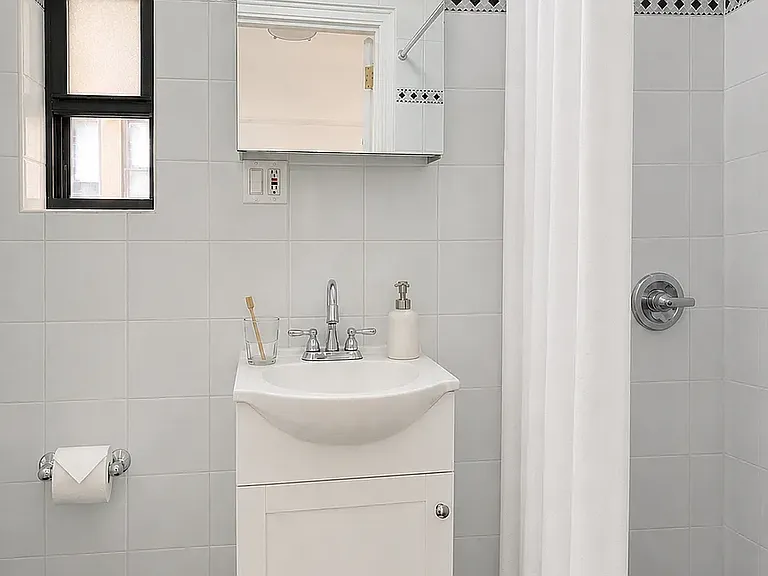200 W 90th St #12G — Photo 8