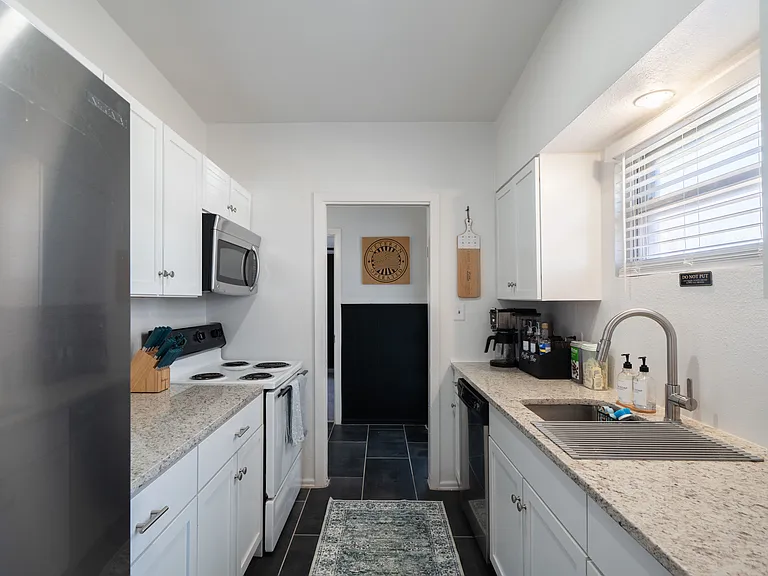 482 Hialeah Ave — Photo 10