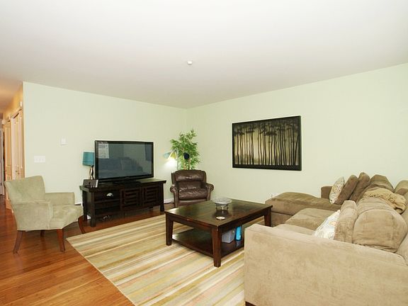 2nd image of 1981 24th Ave NE APT 102