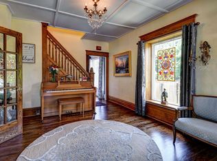 629 W 9th St, Traverse City, MI 49684