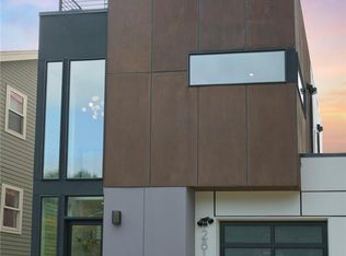 2815 Prosch Ave W, Seattle, WA 98119