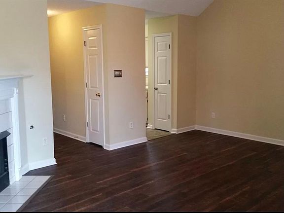 2nd image of 6925 Century Oaks Dr