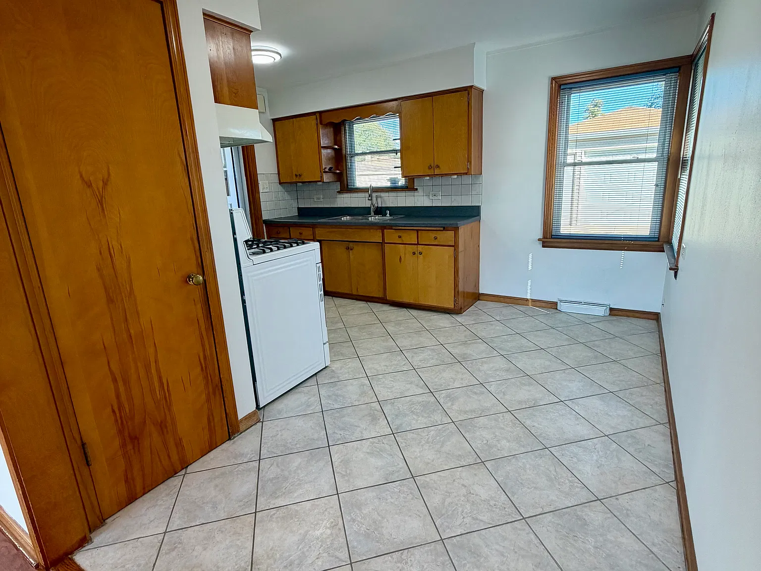 2 bed, 969 sqft, $1,850 — Photo 4