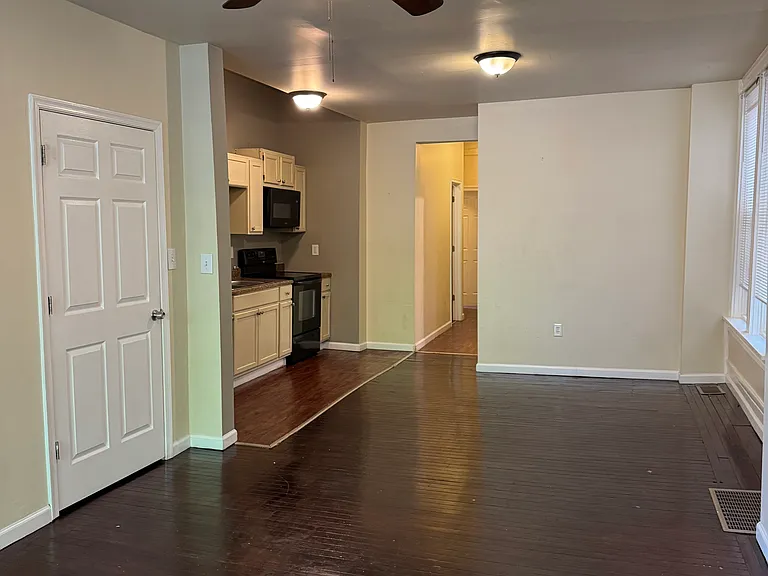 2112 Green St #A — Photo 2