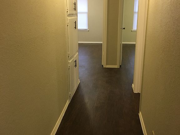 3rd image of 2720 Summerfield Dr