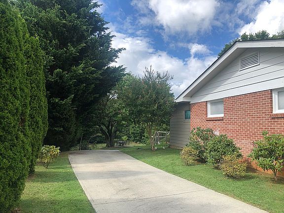 3rd image of 843 Panacella Dr