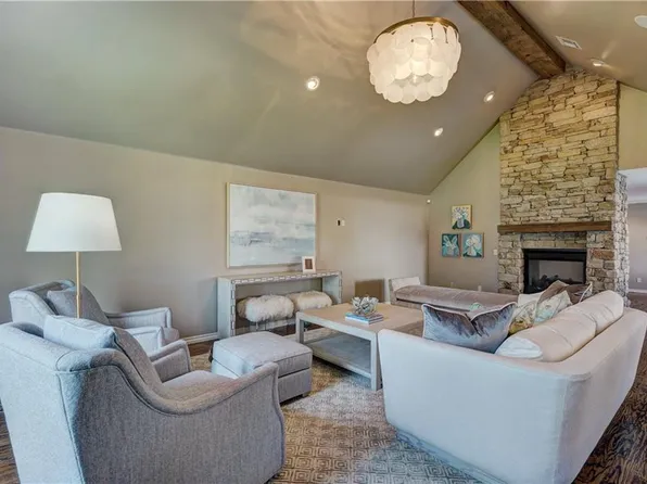 1108 Huntington Ave, Nichols Hills, OK 73116