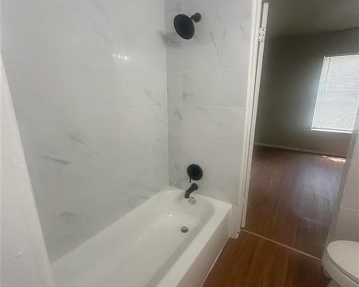 416 S Avenue B — Photo 11