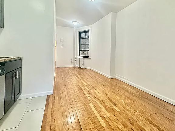 2nd image of 32 Saint Marks Pl APT 19