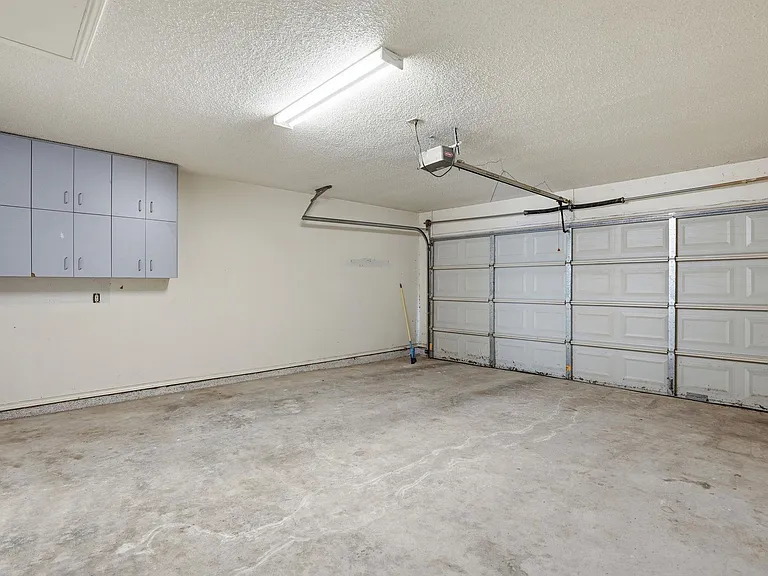 306 Woodstone Dr — Photo 39