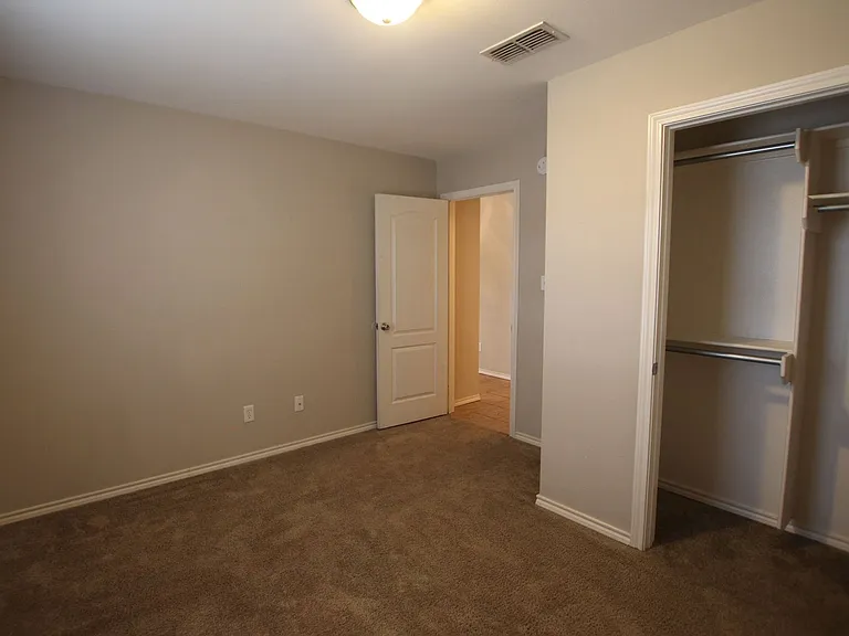 2 Bedroom Duplex for Rent in Lindale! — Photo 7