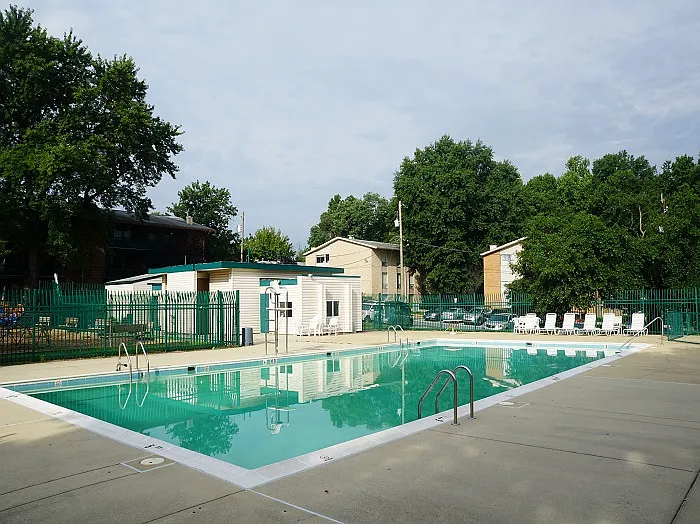 Maple Ridge Apartments — Photo 9