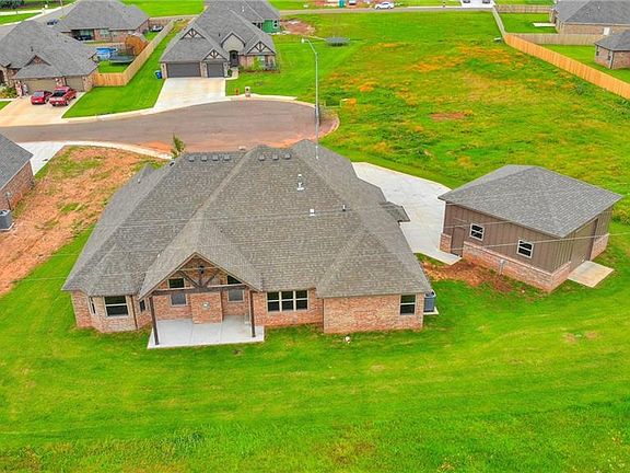 5th image of 101 Hickory Cir