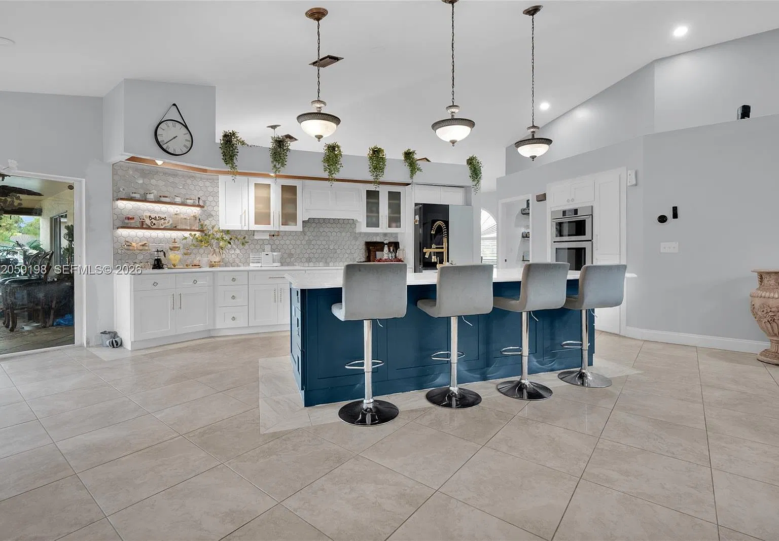 5 bed, 2819 sqft, $2,900 — Photo 4