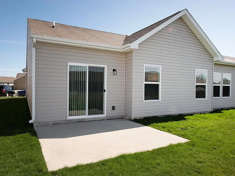 2416 Maxwell Dr — Photo 8