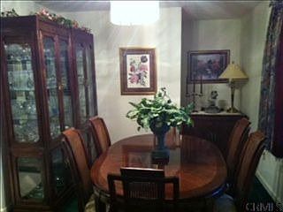 4th image of 15 Berry Dr