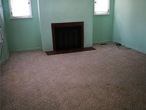 3rd image of 557 E Court St