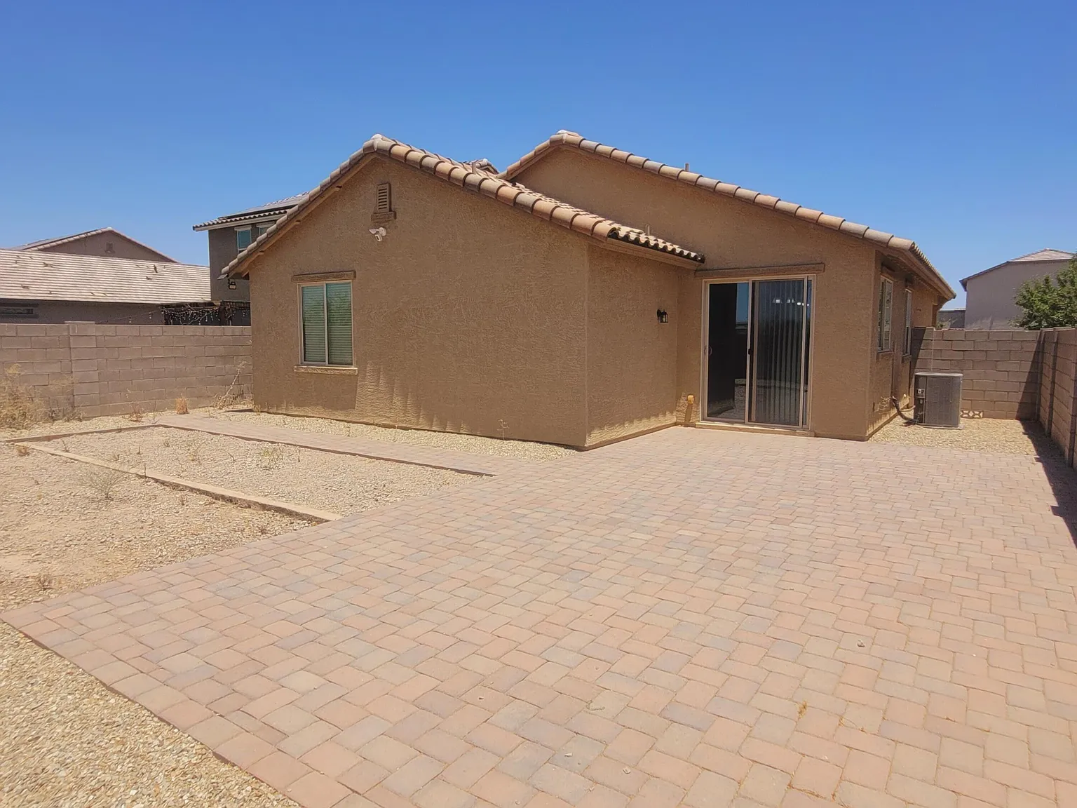 3 bed, 2.0 bath, 1447 sqft, $1,850 — Photo 2