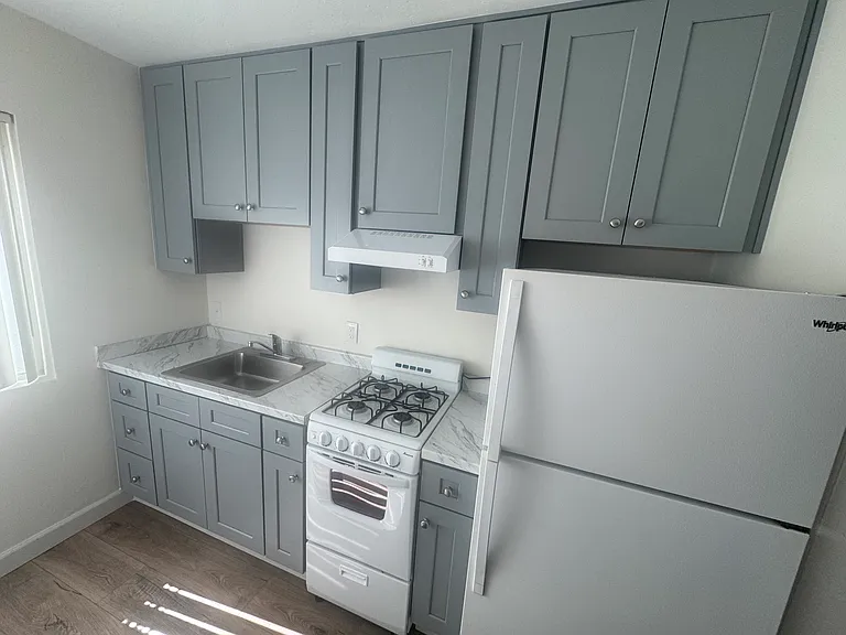 146 Euclid Ave — Photo 6