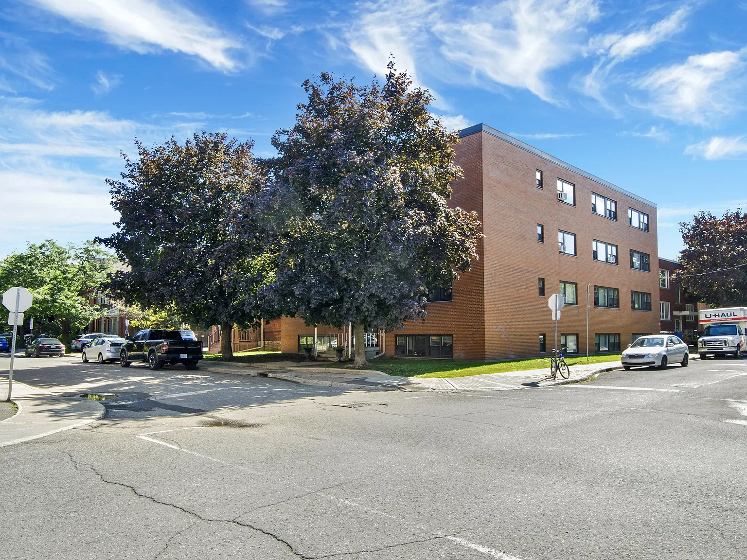 100 Waverley Street — Photo 3