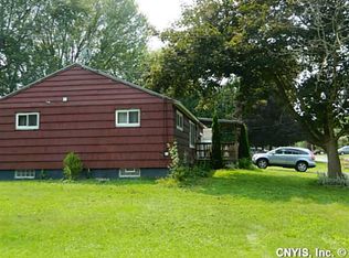 205 Kenruth Dr, North Syracuse, NY 13212