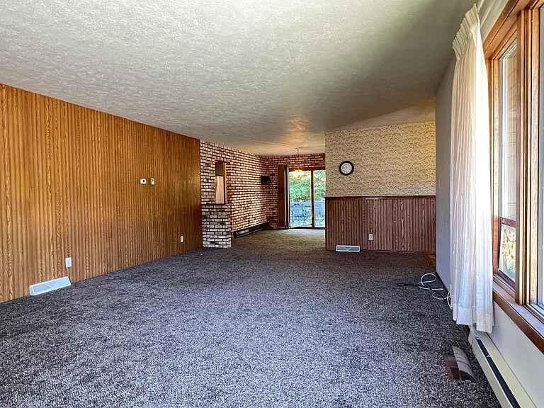 104 Sunset Dr — Photo 3