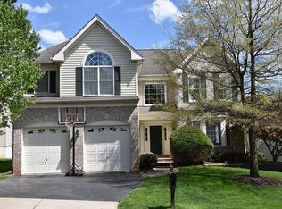 13355 Horsepen Woods Ln, Herndon, VA 20171