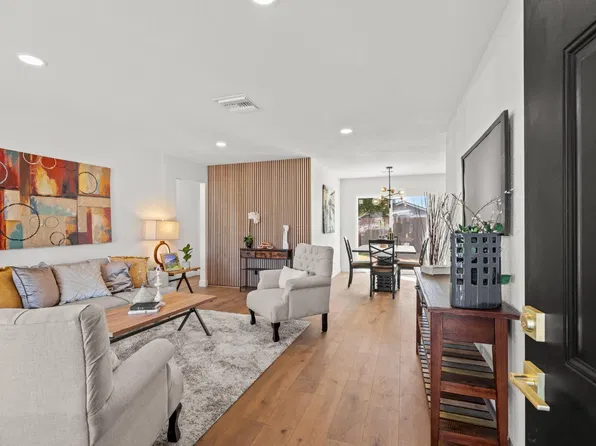 304 Brentwood Rd, Roseville, CA 95678