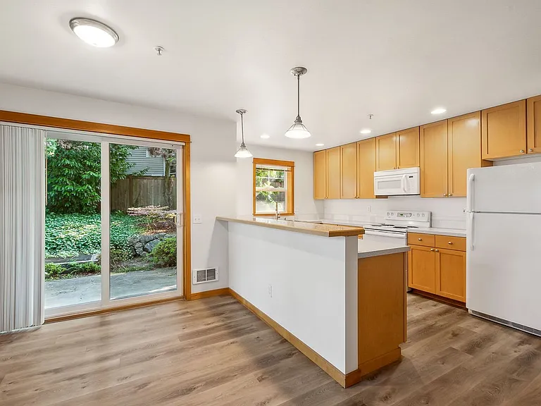 2-Bedroom Apartment for Rent at North Admiral Court - West Seattle — Photo 4