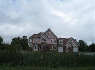 199 Mooregate Trl, Hawthorn Woods, IL 60047