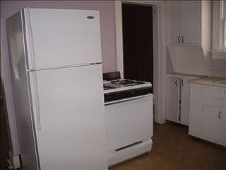 2nd image of 415 N 8th St