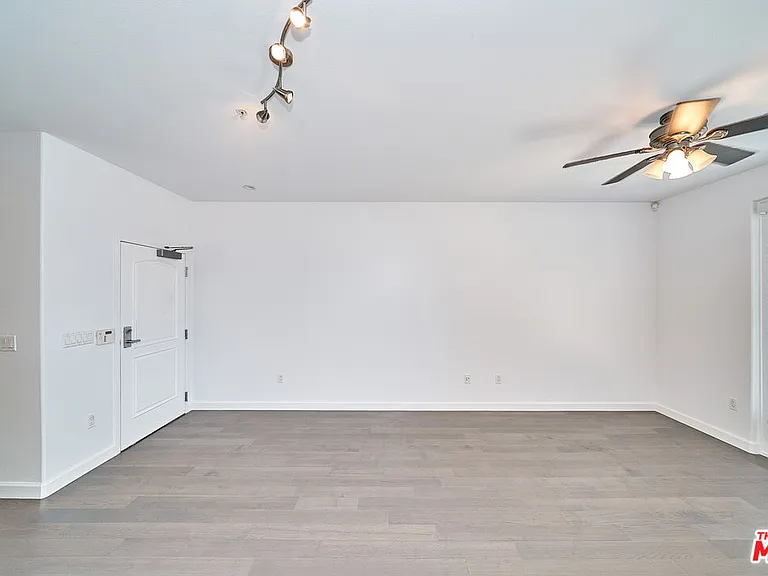 629 Traction Ave #103 — Photo 6