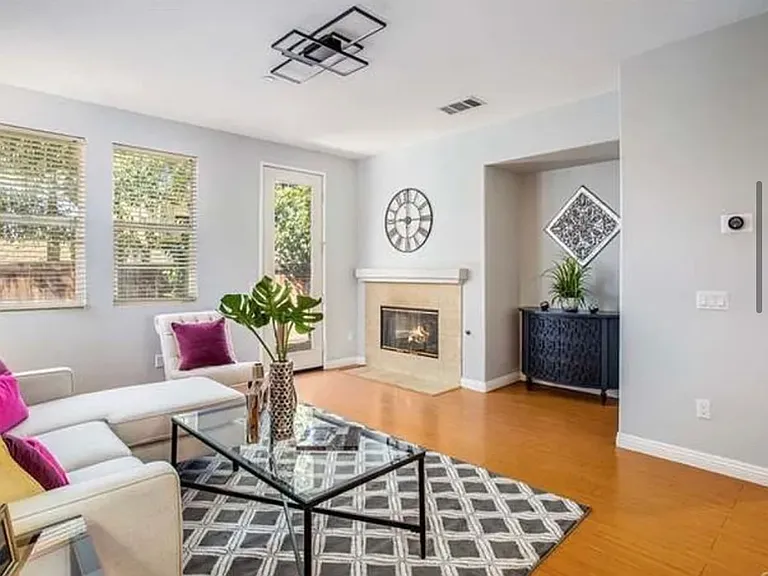 25963 Newport Ave — Photo 7
