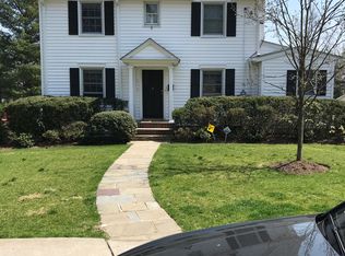 8 Spruce Rd, Larchmont, NY 10538