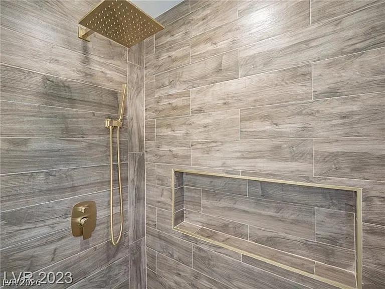 6488 Creston Ave — Photo 21