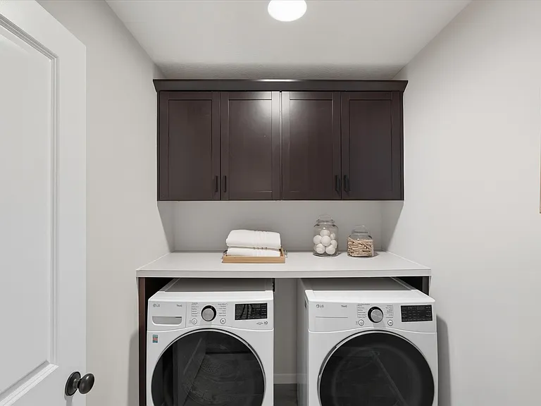 3472 Knightsbridge Trl N — Photo 38