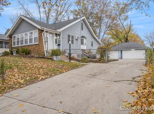 1710 Burlingame Ave SW, Wyoming, MI 49509