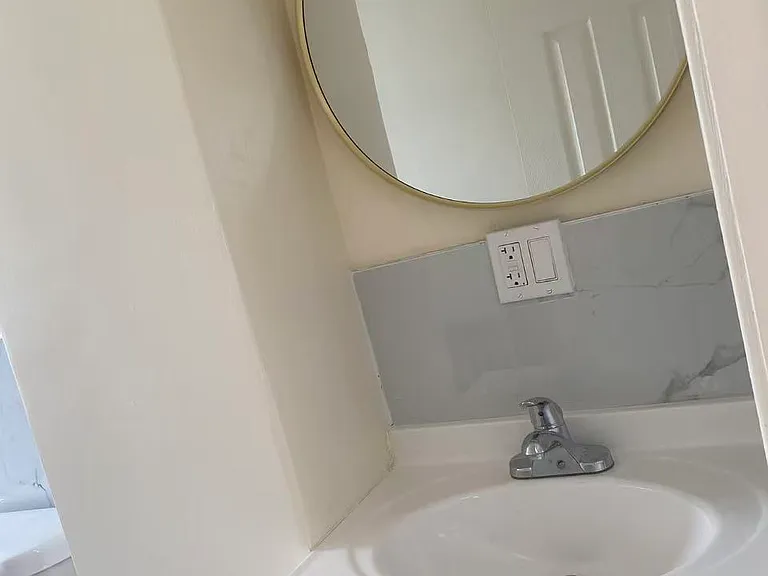606 Tasker St #3 — Photo 7