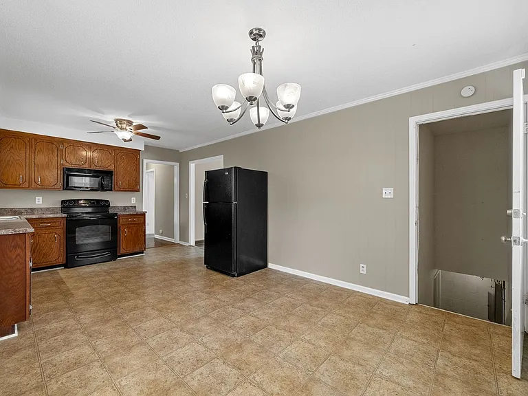 809 Pollard Rd — Photo 13
