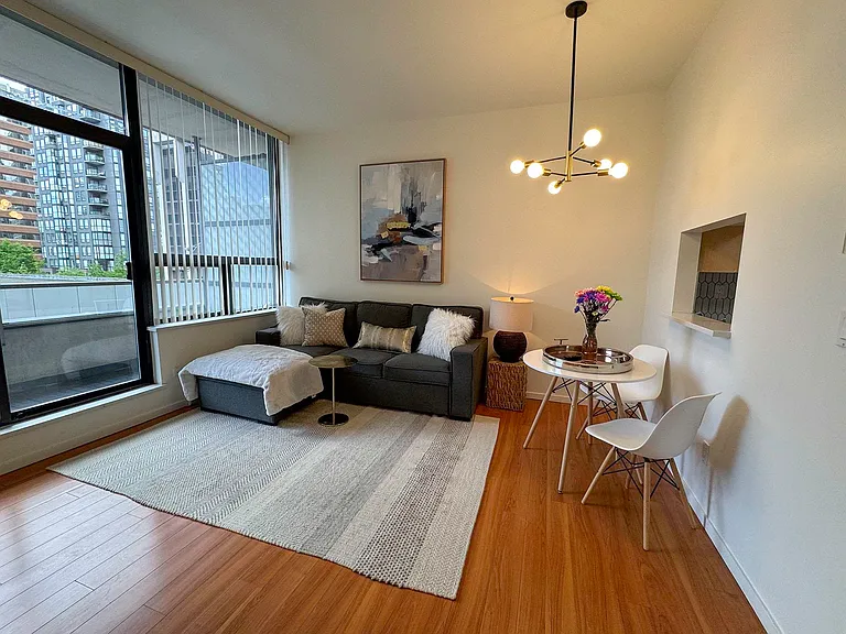 1010 Howe St #409 — Photo 4