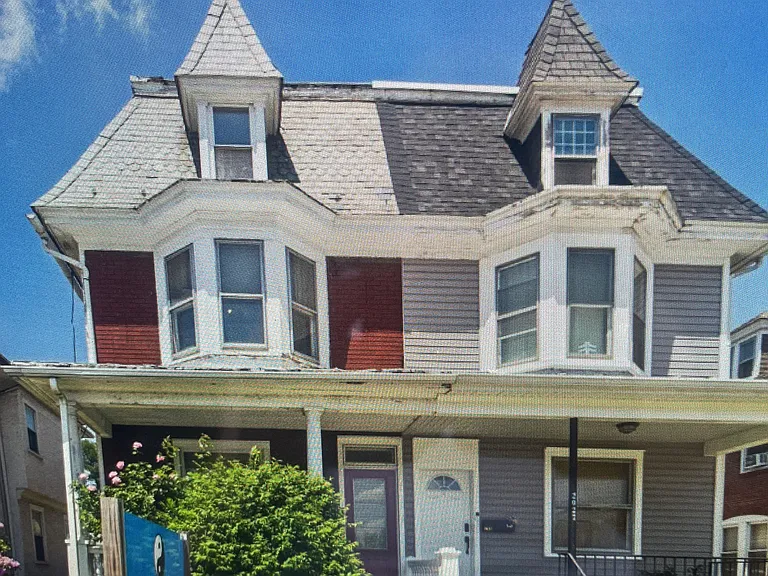2029 Penn Ave — Photo 2