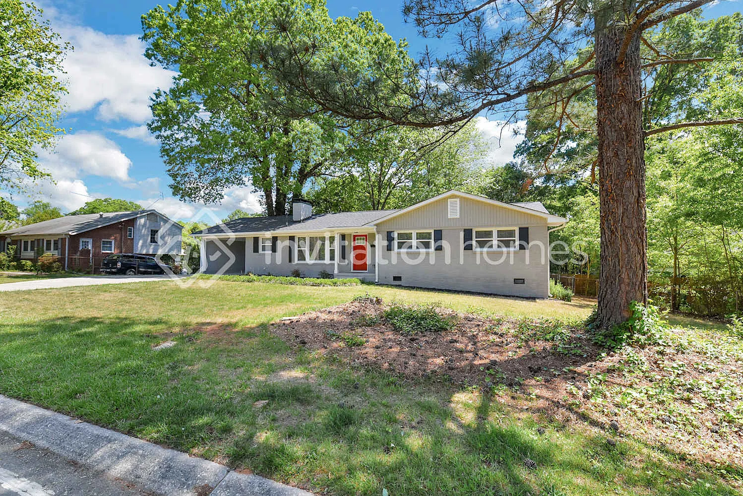 4133 Seaforth Dr Charlotte, NC 28205 — Photo 1
